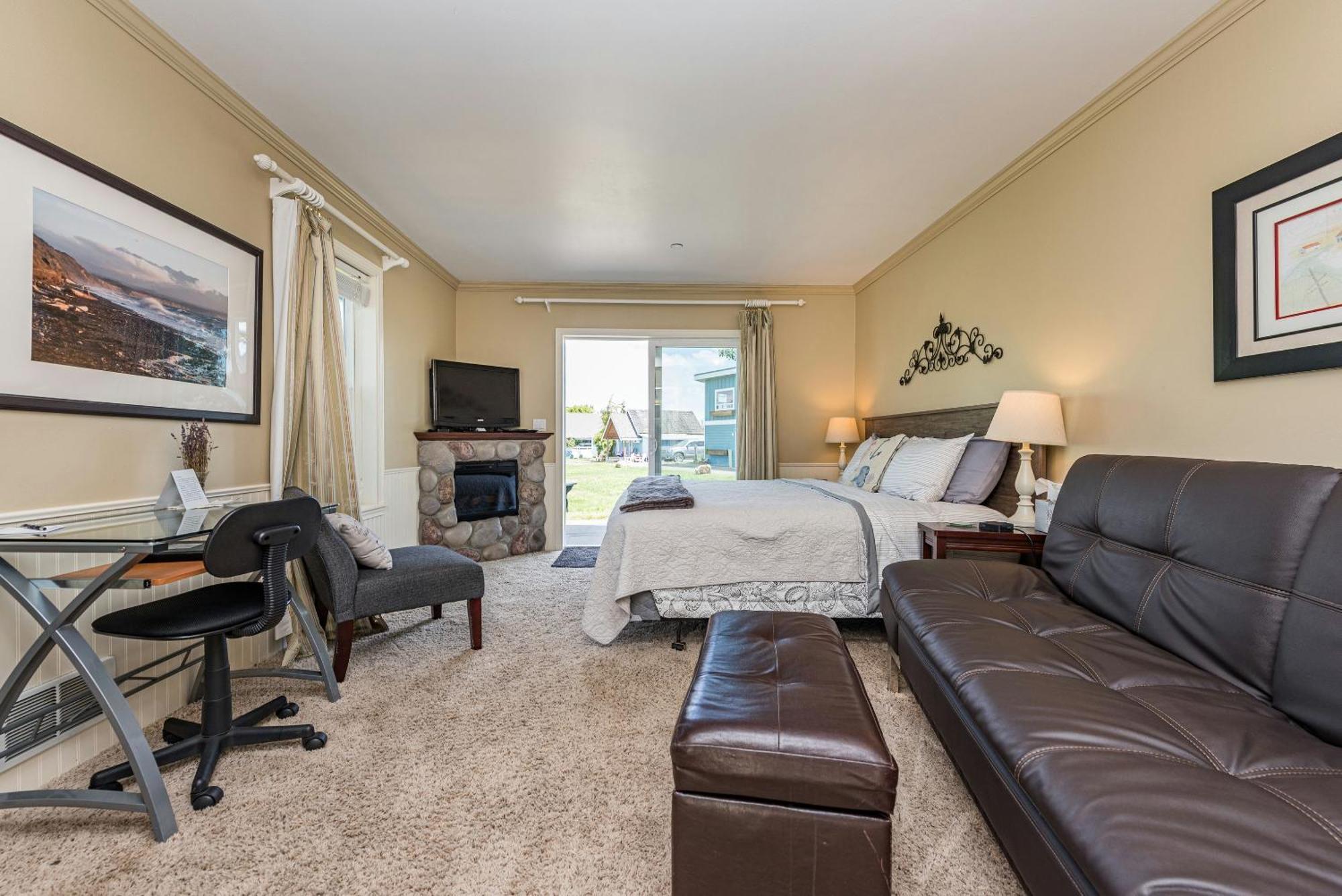 Juan De Fuca Waterfront Hotel & Cottages Sequim Exteriör bild