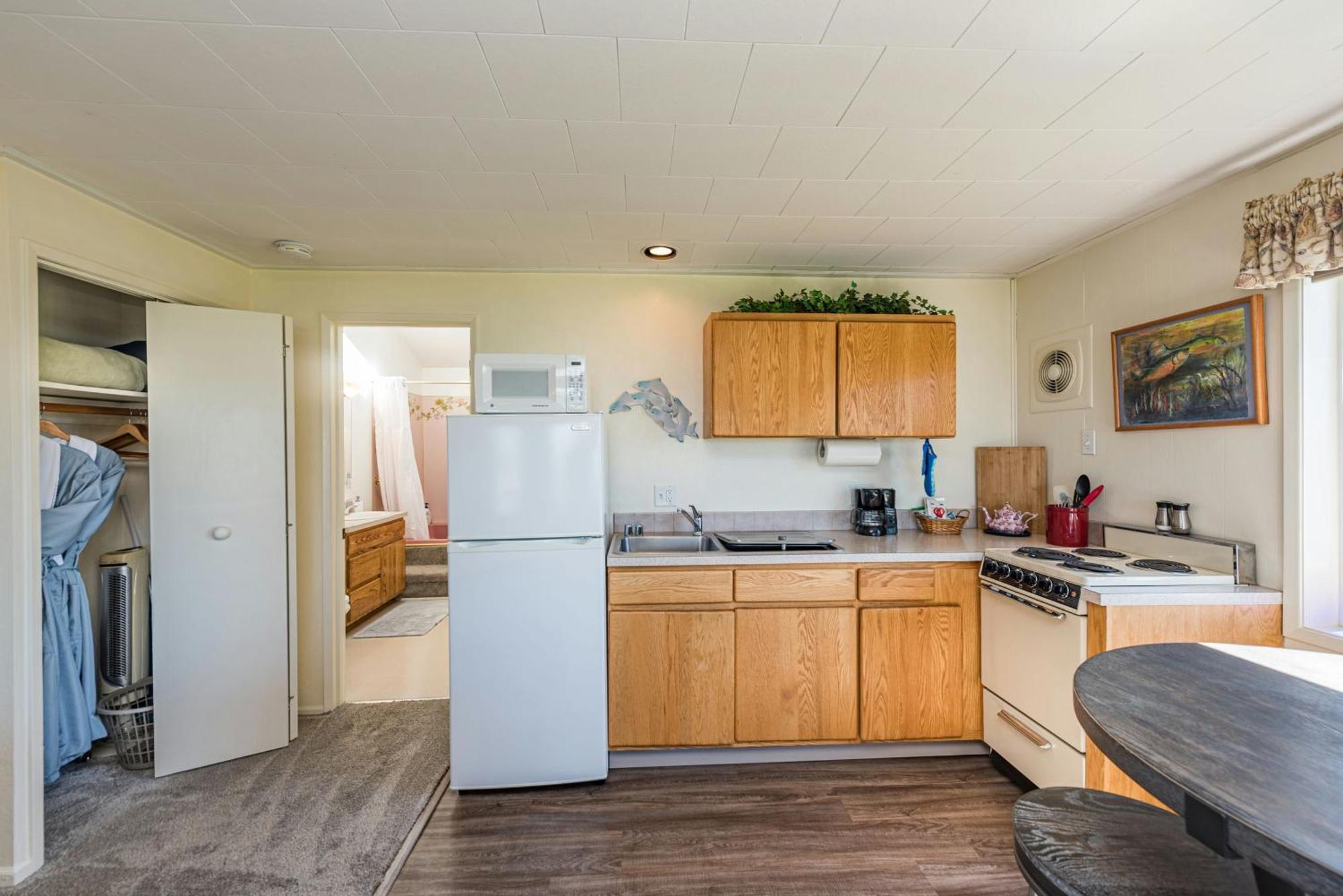 Juan De Fuca Waterfront Hotel & Cottages Sequim Exteriör bild