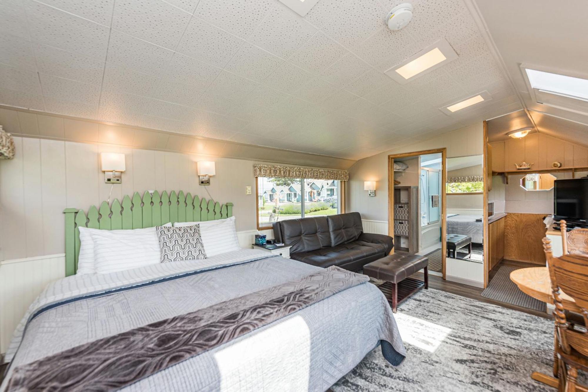 Juan De Fuca Waterfront Hotel & Cottages Sequim Exteriör bild
