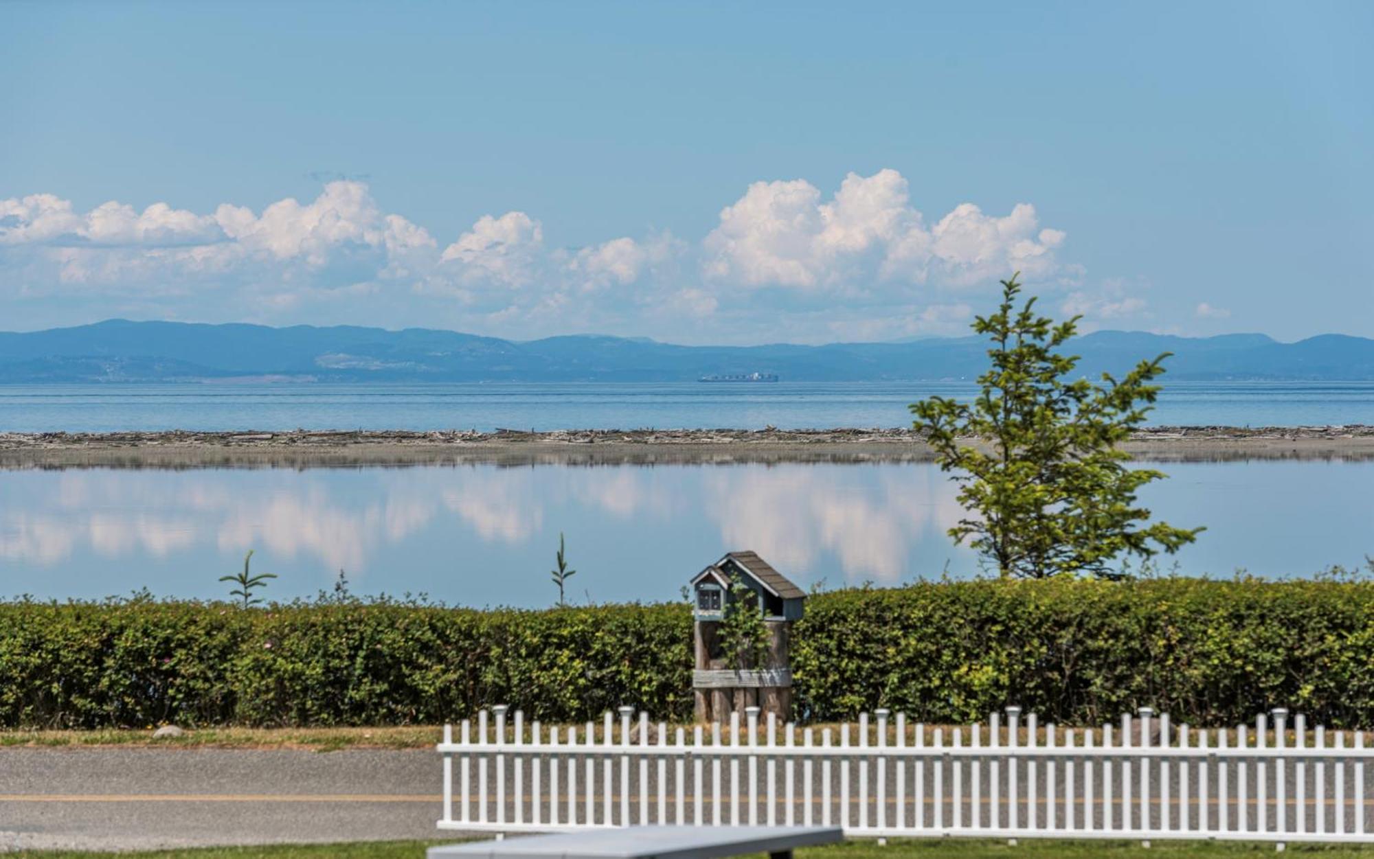 Juan De Fuca Waterfront Hotel & Cottages Sequim Exteriör bild