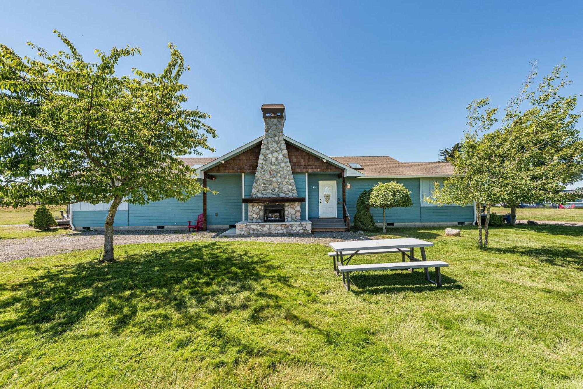 Juan De Fuca Waterfront Hotel & Cottages Sequim Exteriör bild